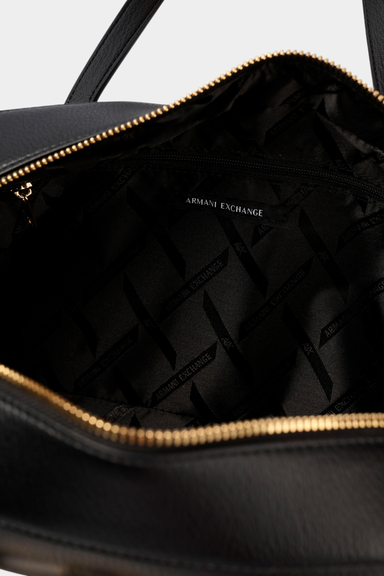 XW002610_AF15632_UC010 Сумка Armani Exchange Черный