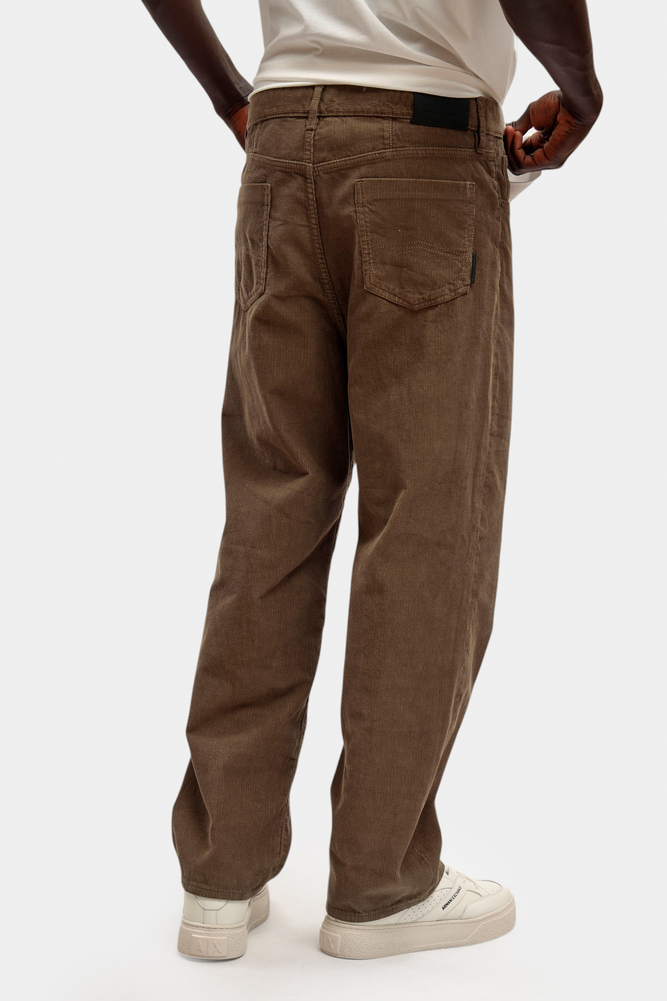 XM001156_AF18825 Джинсы Armani Exchange Коричневый