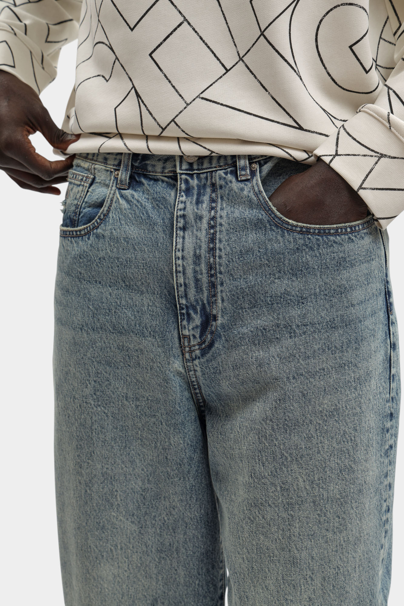 XM001156_AF21930 Джинсы Armani Exchange Синий