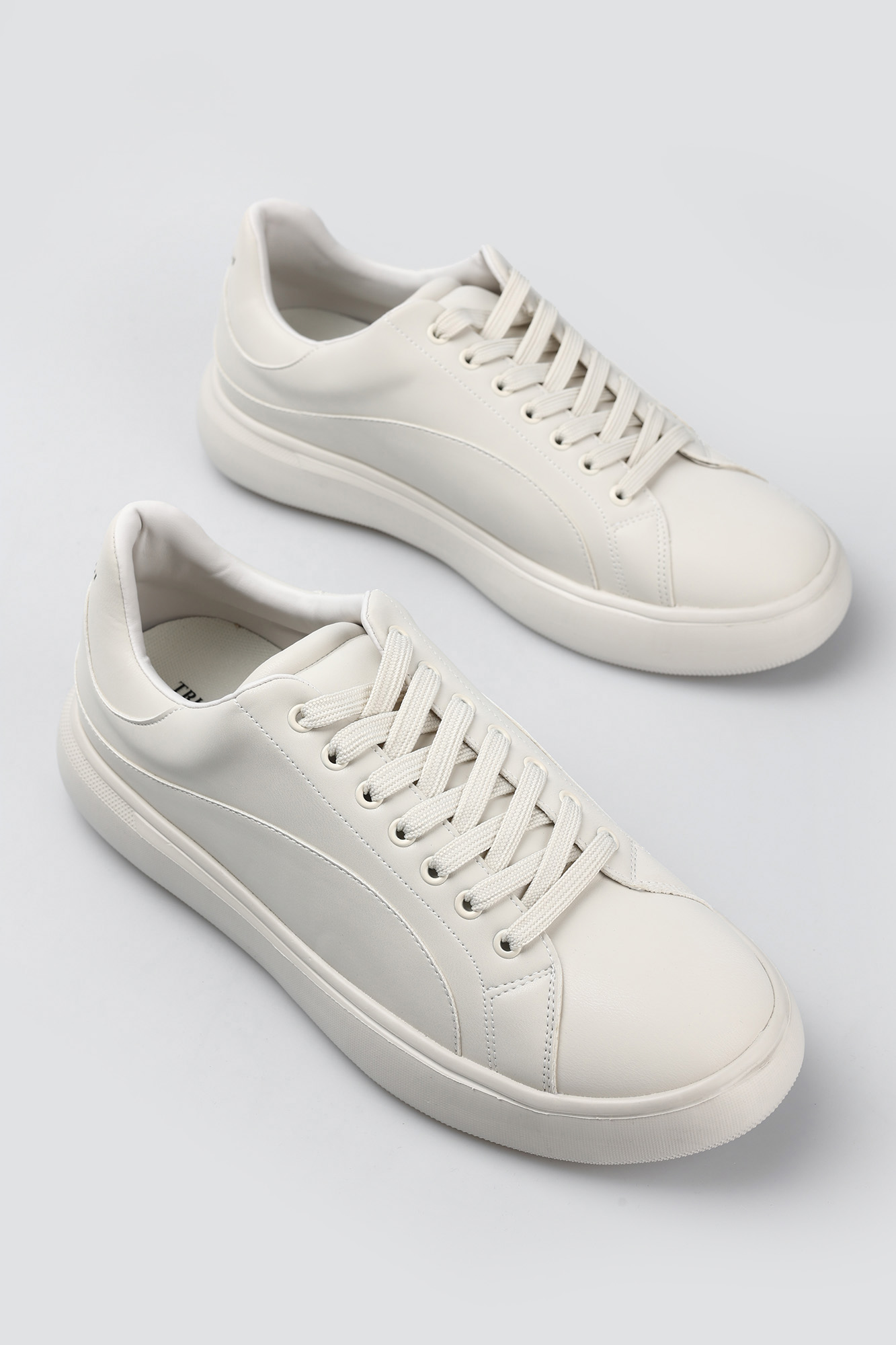 77A00537-9Y099998 Кеды Trussardi Белый