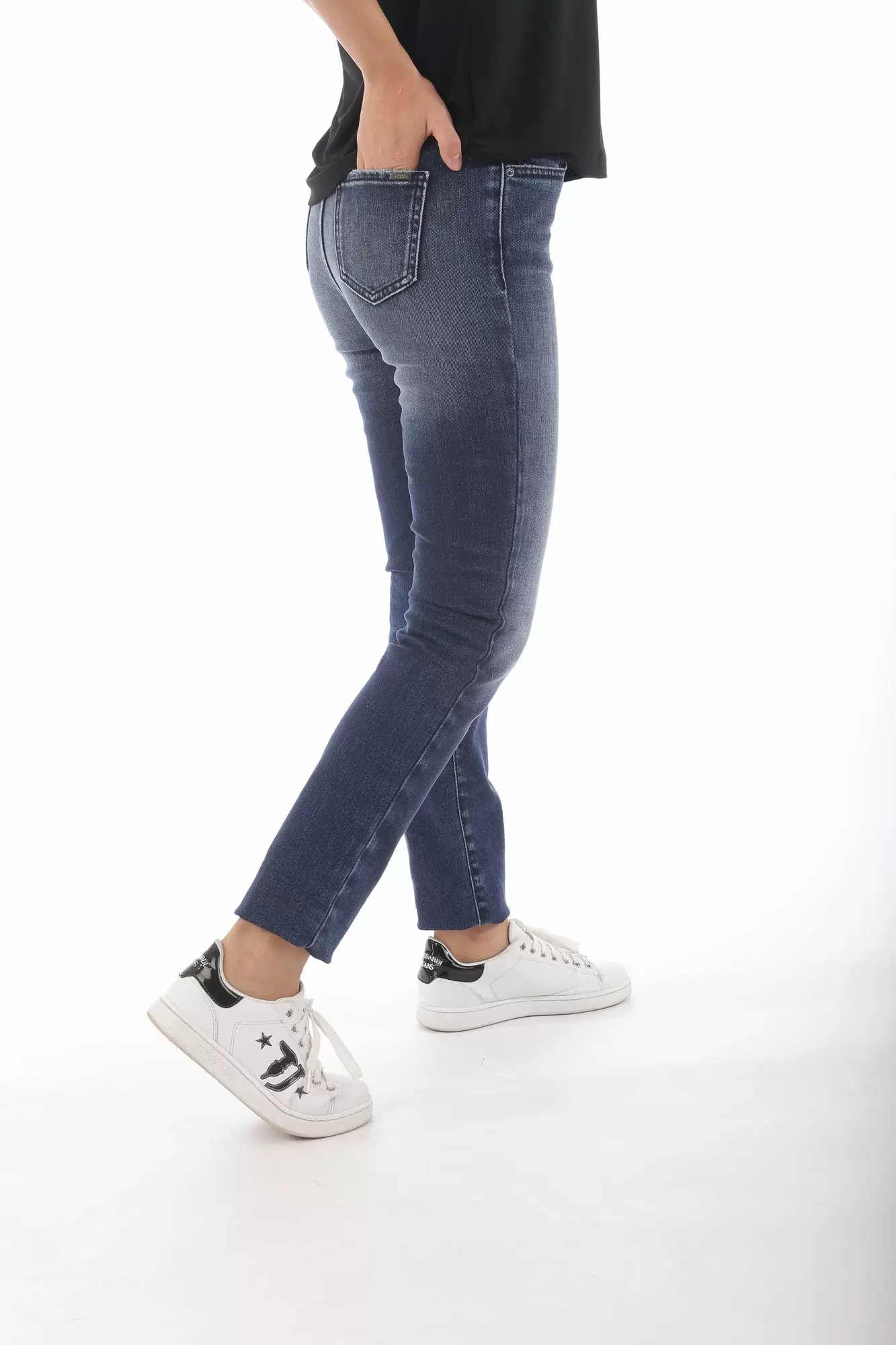 6ZYJ24_Y2DRZ джинсы super skinny high rise armani exchange 