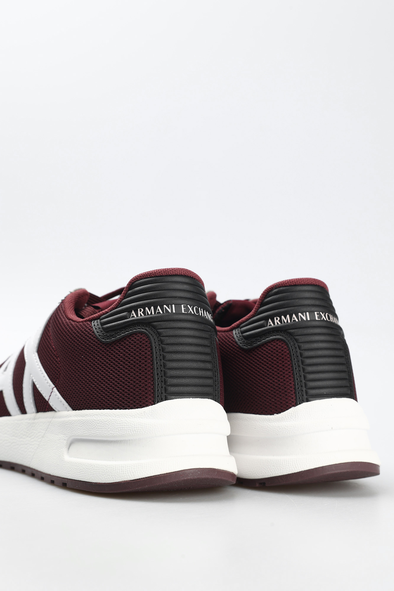 XUX071_XV527 Кроссовки Armani Exchange Красный