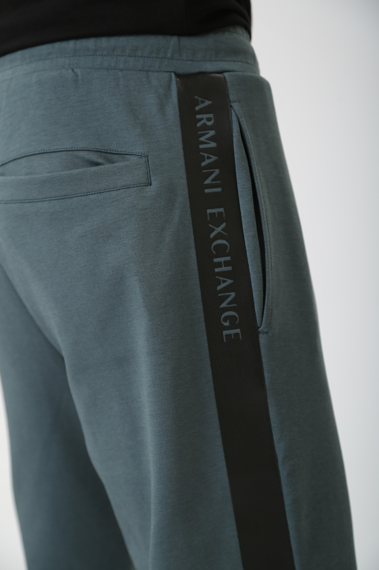 6RZPCA_ZJ9QZ Брюки спортивные Armani Exchange Зеленый