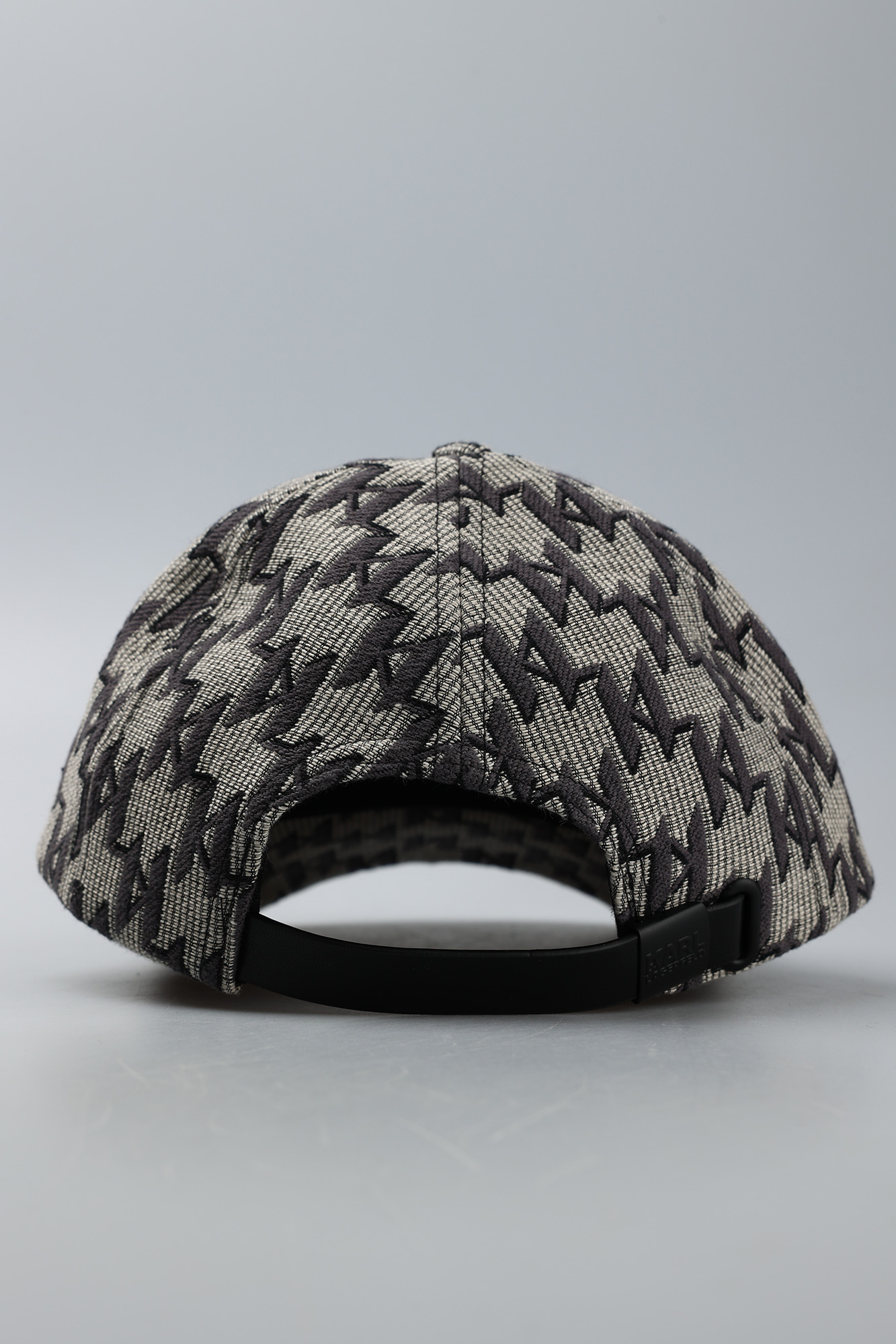 216W3414 Кепка Karl Lagerfeld Серый