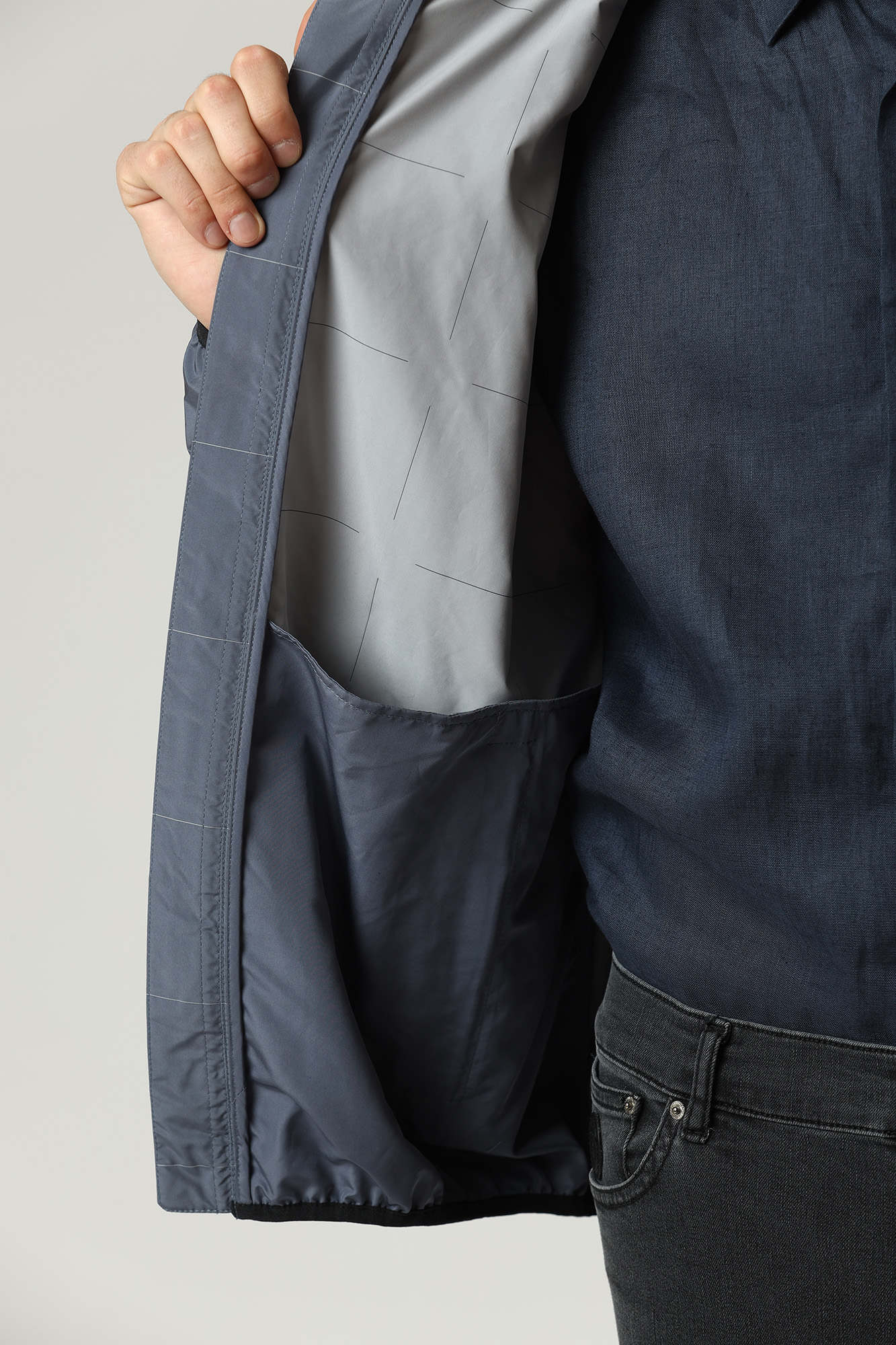 3LZB09_ZNIDZ Ветровка Armani Exchange Серый