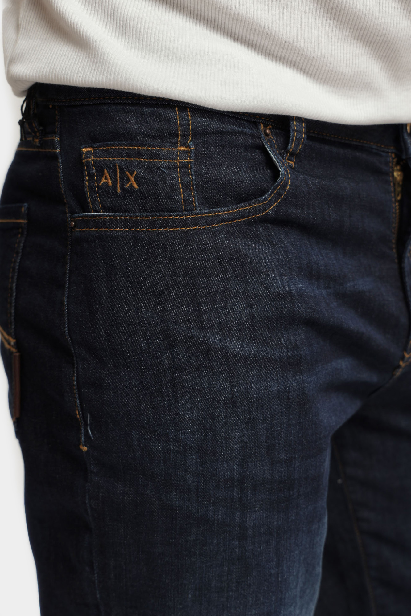 XM000073_AF13089 Шорты джинсовые Armani Exchange Черный