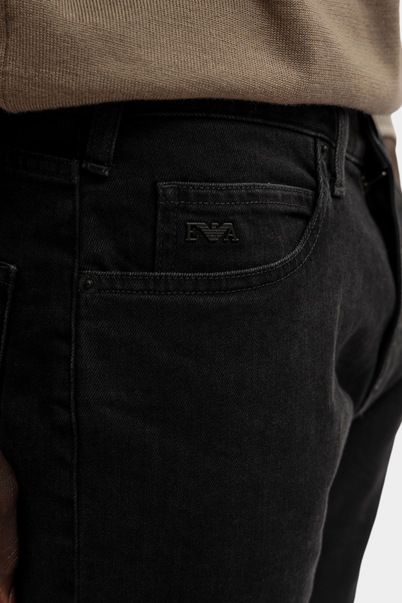 EM001370_ AF1411 Джинсы Emporio Armani Серый