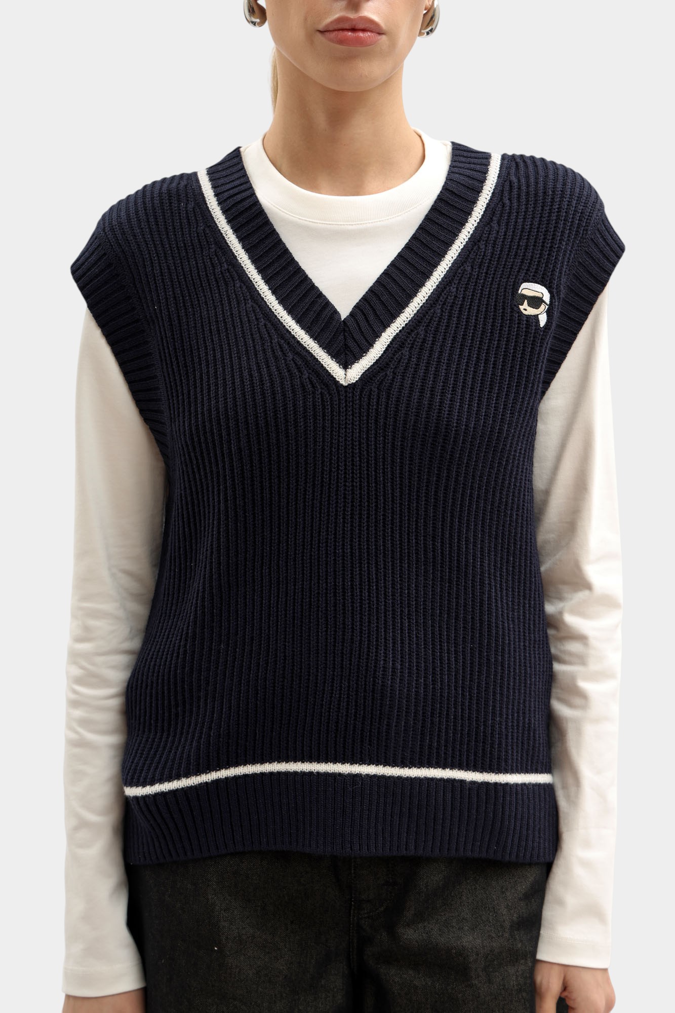 A4W18059 жилет karl lagerfeld