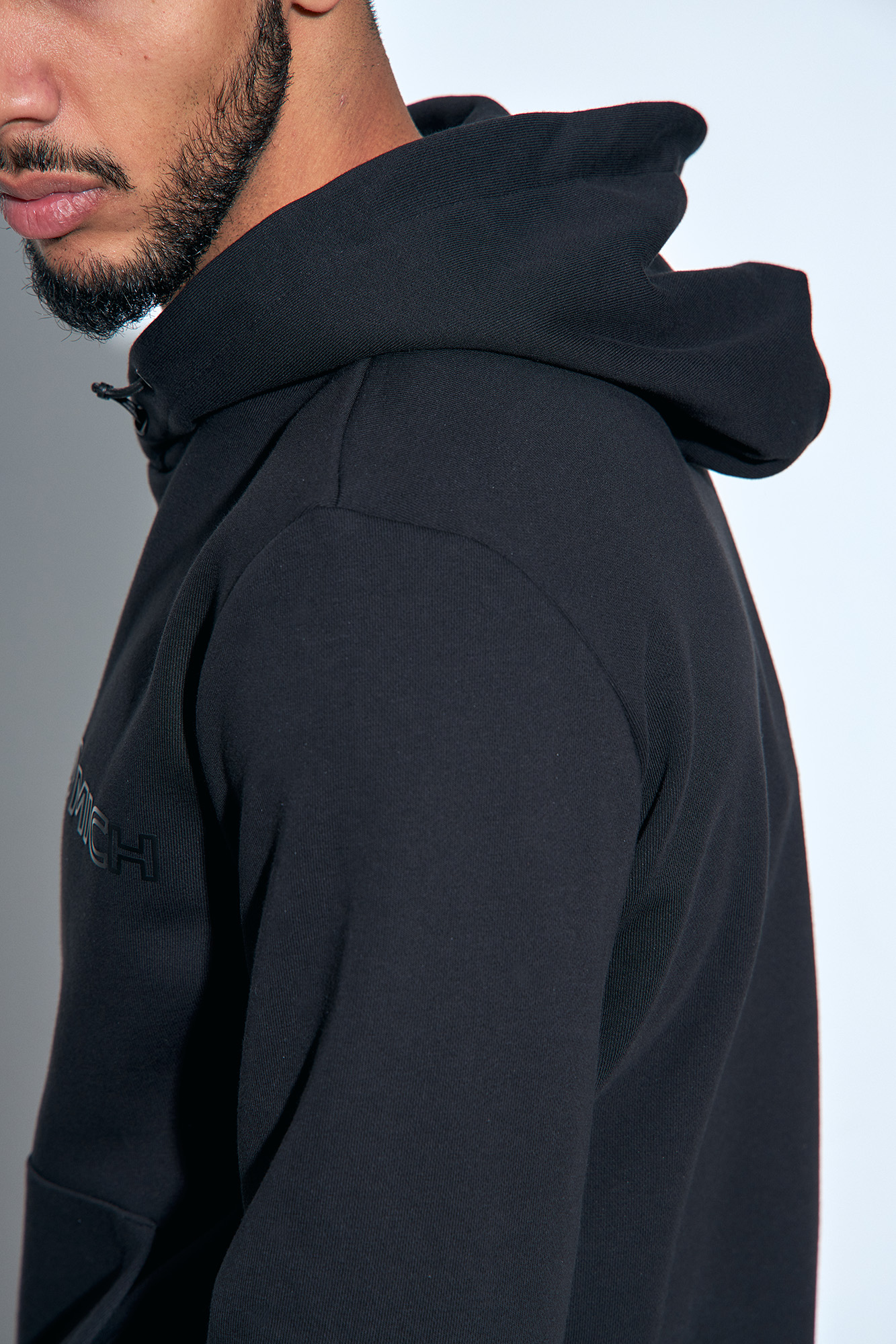 VM-232-53-020 Худи Van Mich Черный