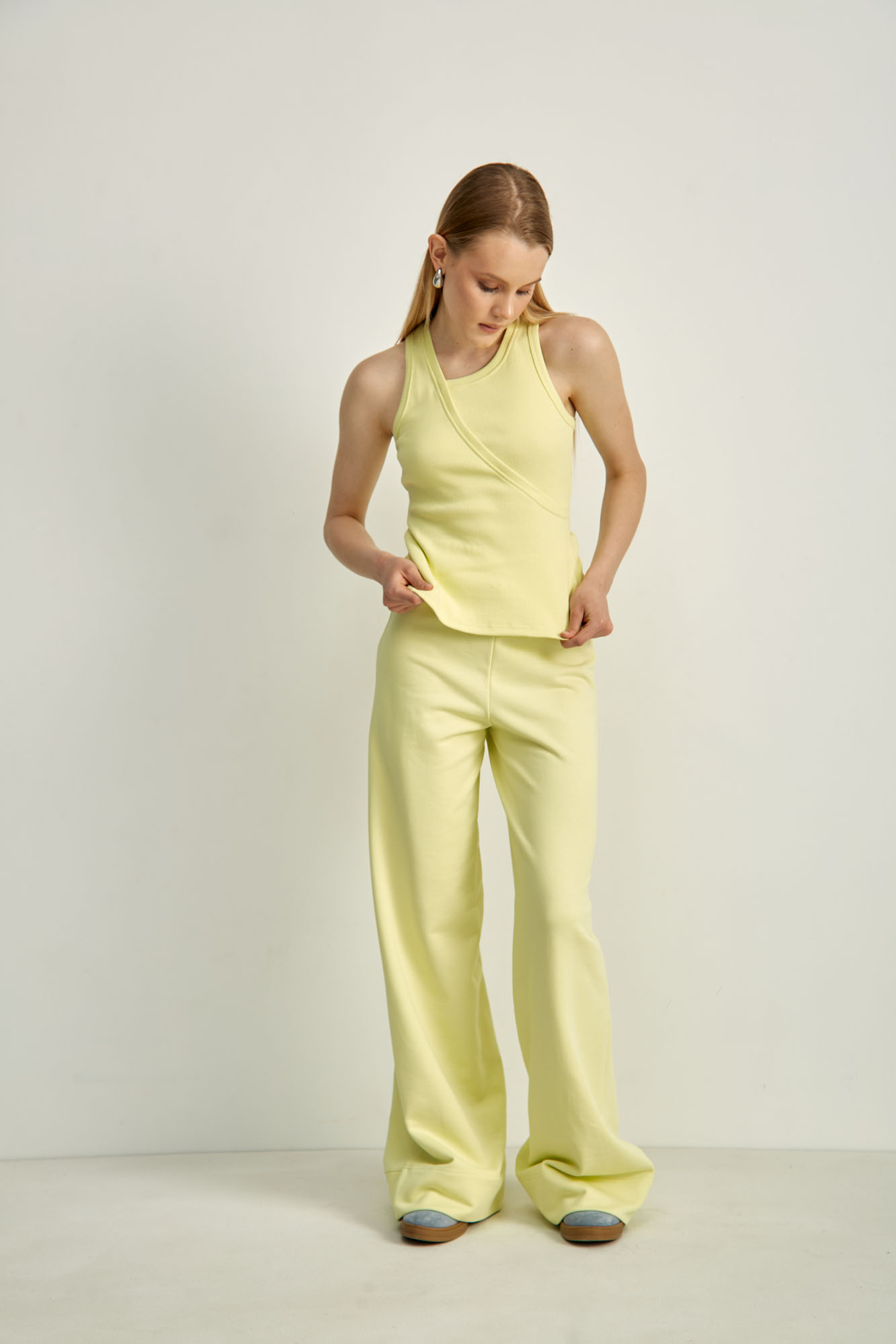 W-241-THT-20-1052 майка the hills 