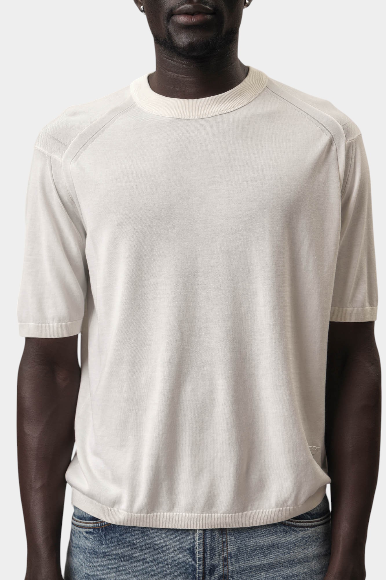 EM000672_AF13907 Футболка Emporio Armani Белый
