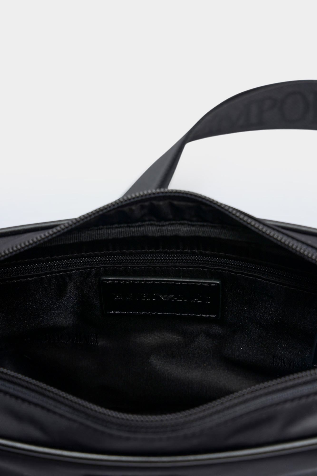 EM001803_AF13454 Сумка Emporio Armani Черный