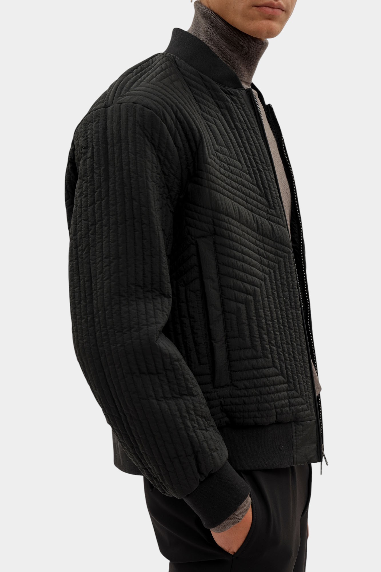 XM001101_AF16343 Бомбер Armani Exchange Черный