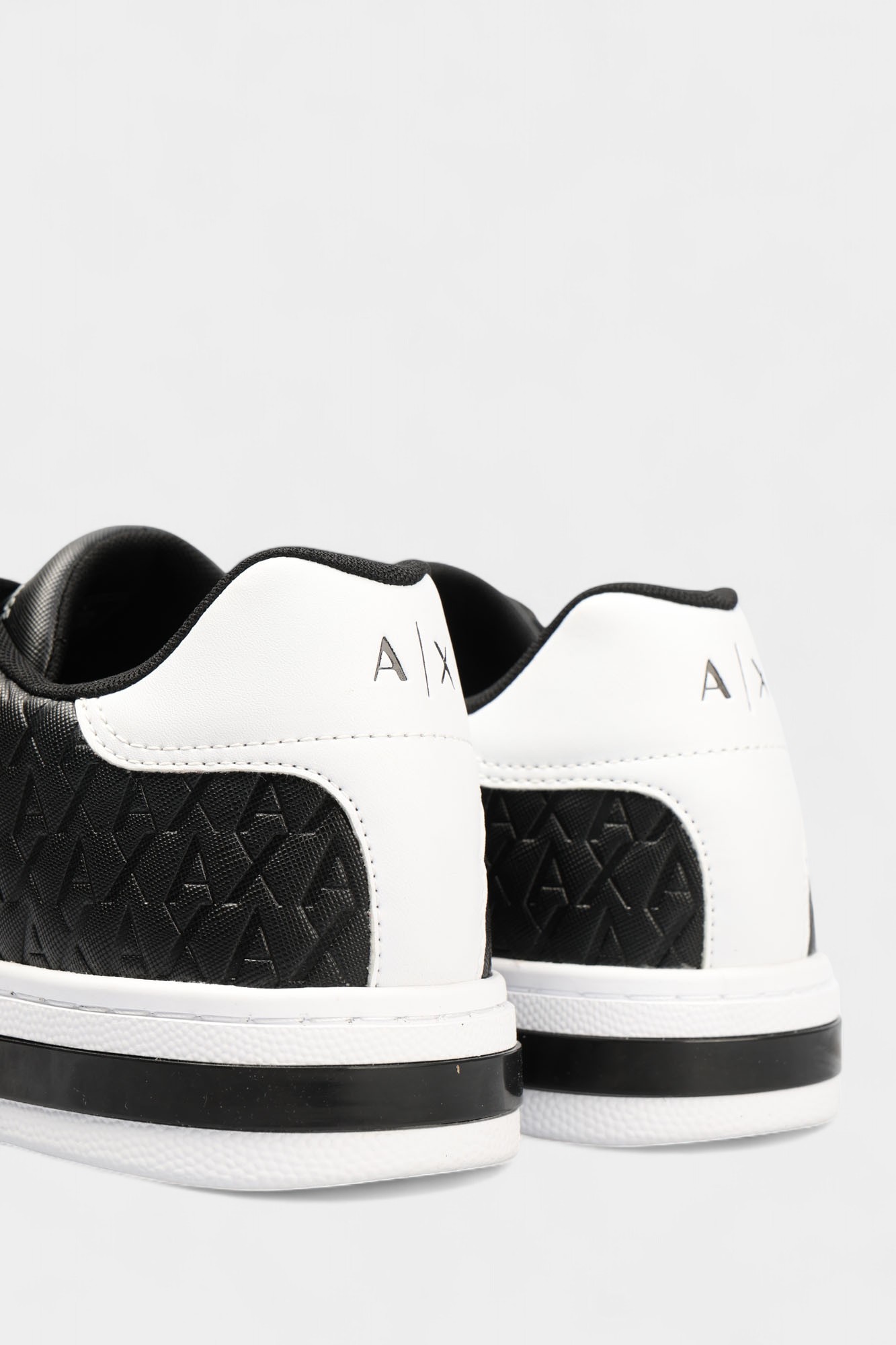 XM000140_AF11916 Кроссовки Armani Exchange Черный