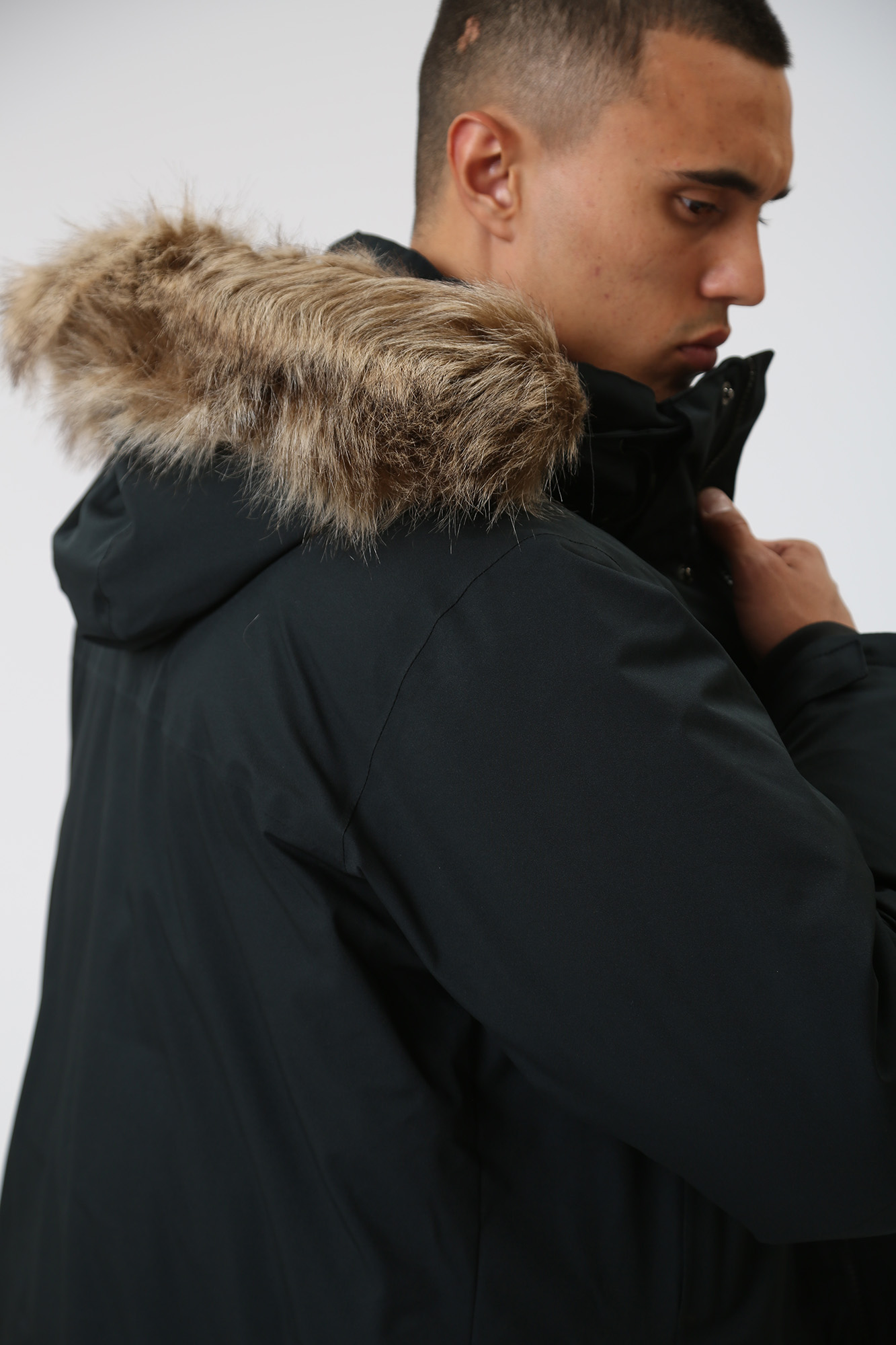 1985561 Пуховик Columbia Черный