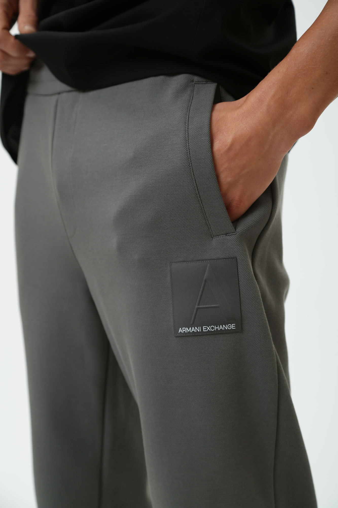 6DZPJA_ZJNKZ Брюки спортивные Armani Exchange Серый