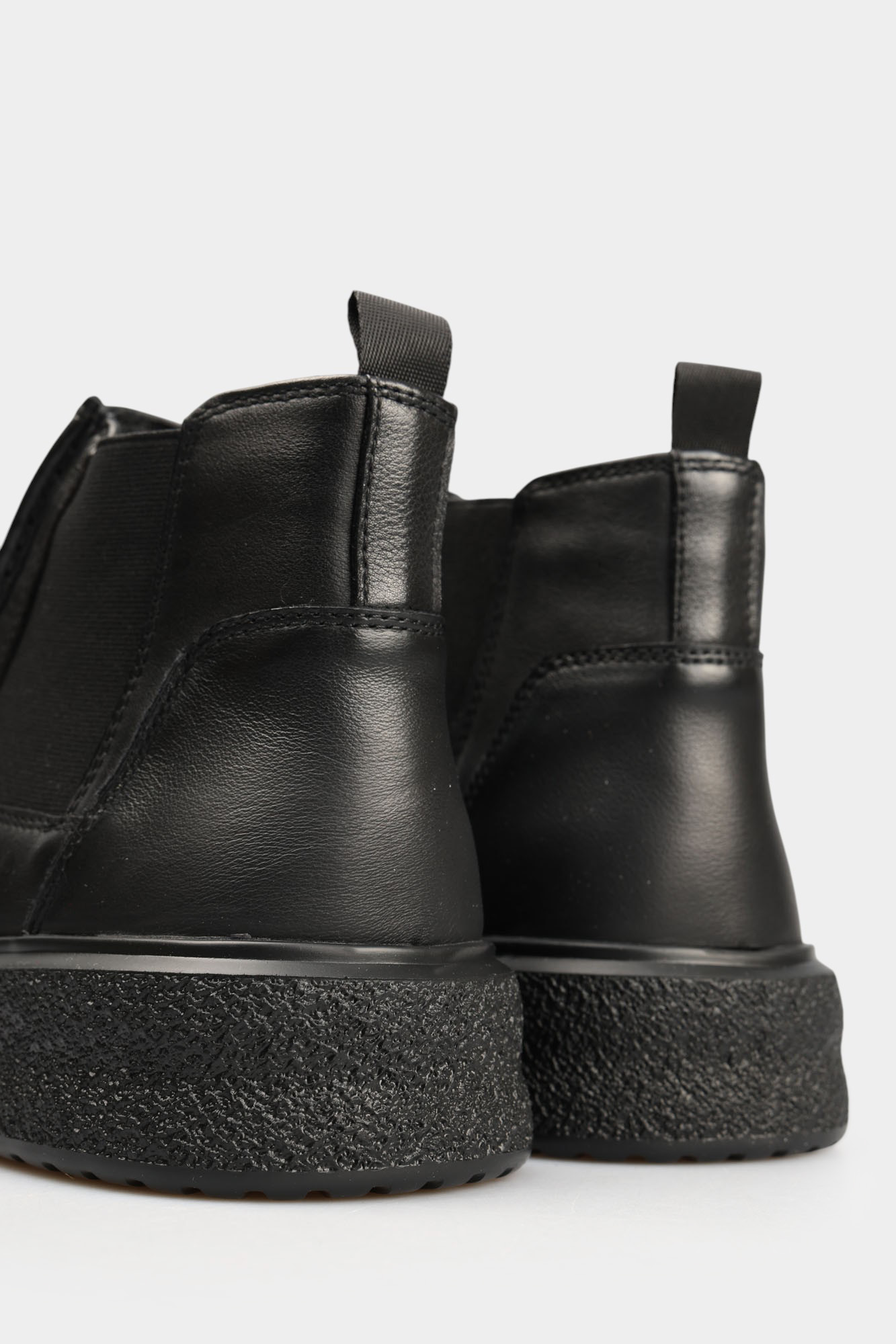 MCM275_02KB-BL Челси Marc Cony Черный