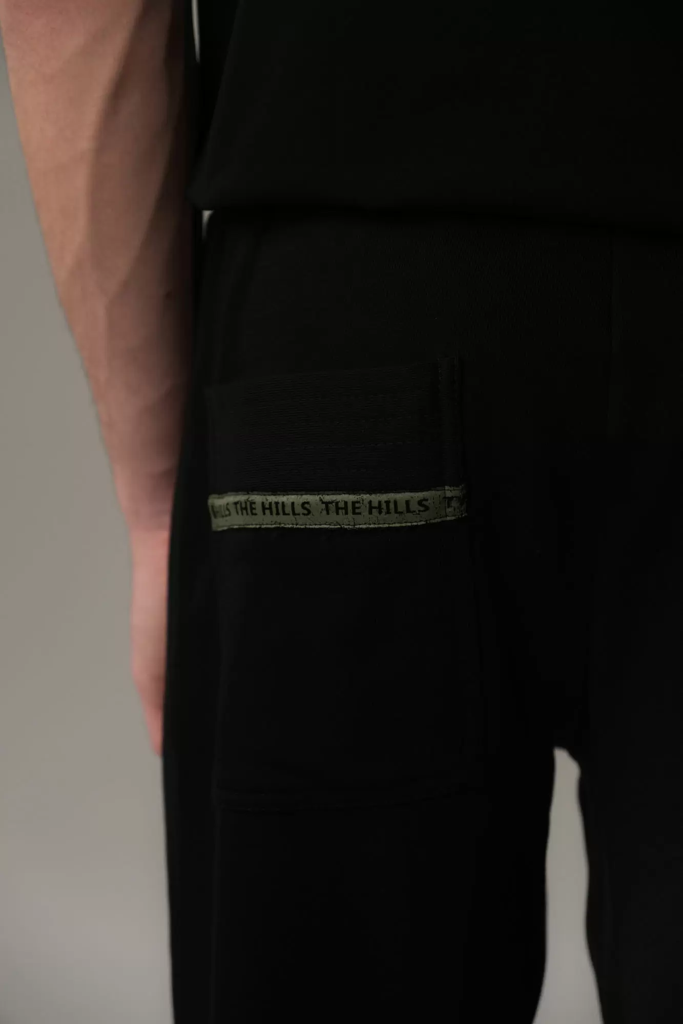 M-251-P-20-0011 Брюки спортивные The Hills Черный