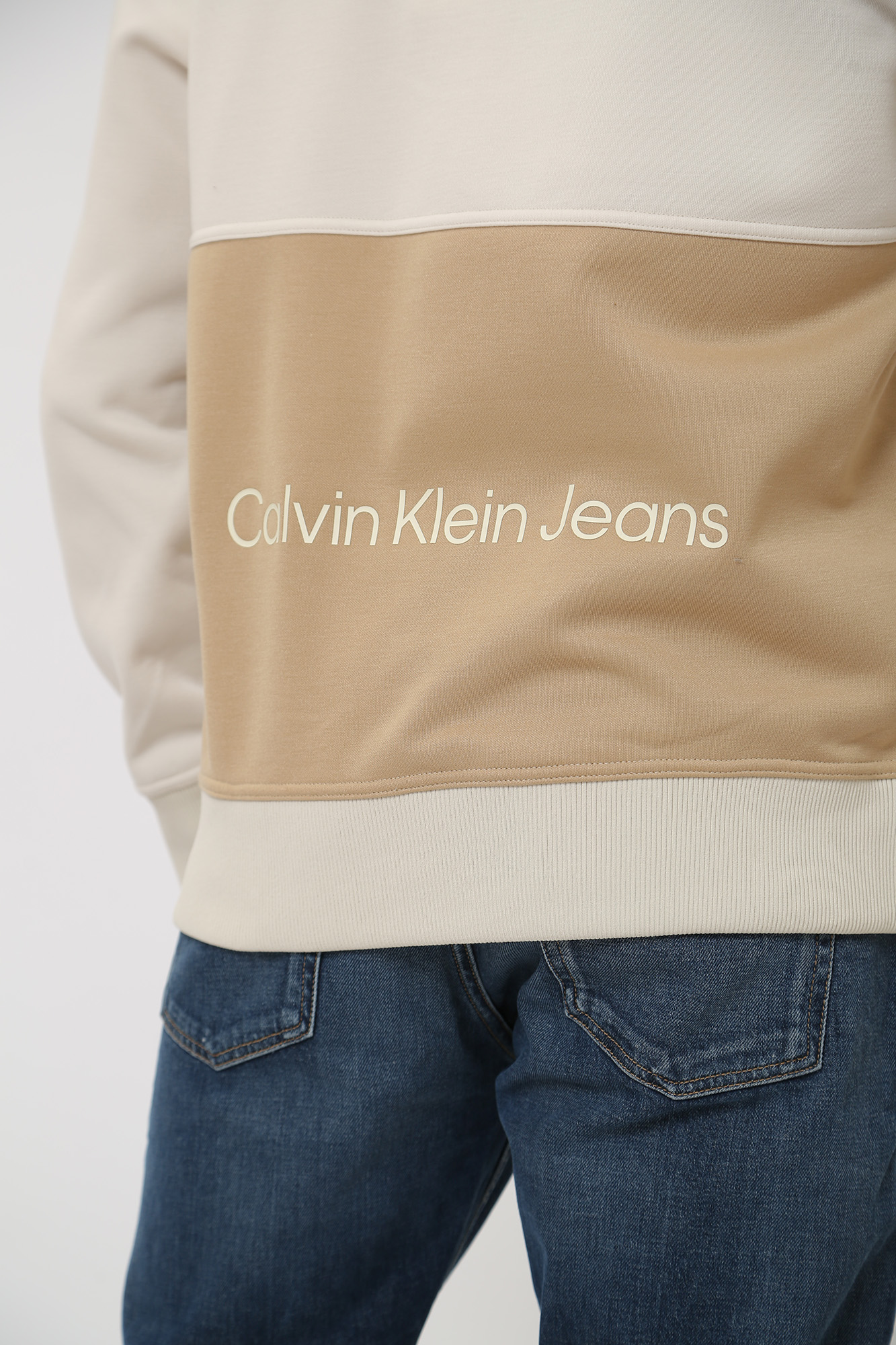 J30J323435 Худи Calvin Klein Jeans  Calvin Klein Jeans Белый