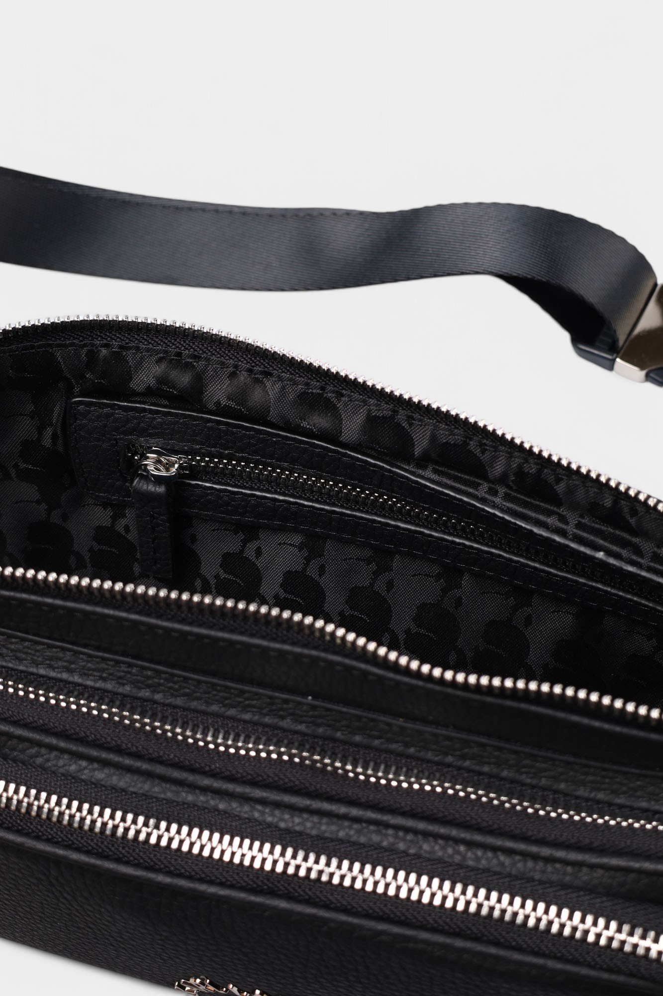 552451_815911 Сумка поясная Karl Lagerfeld Черный