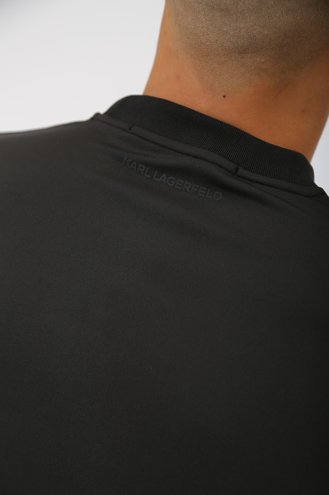 533233_755063 Лонгслив Karl Lagerfeld Черный