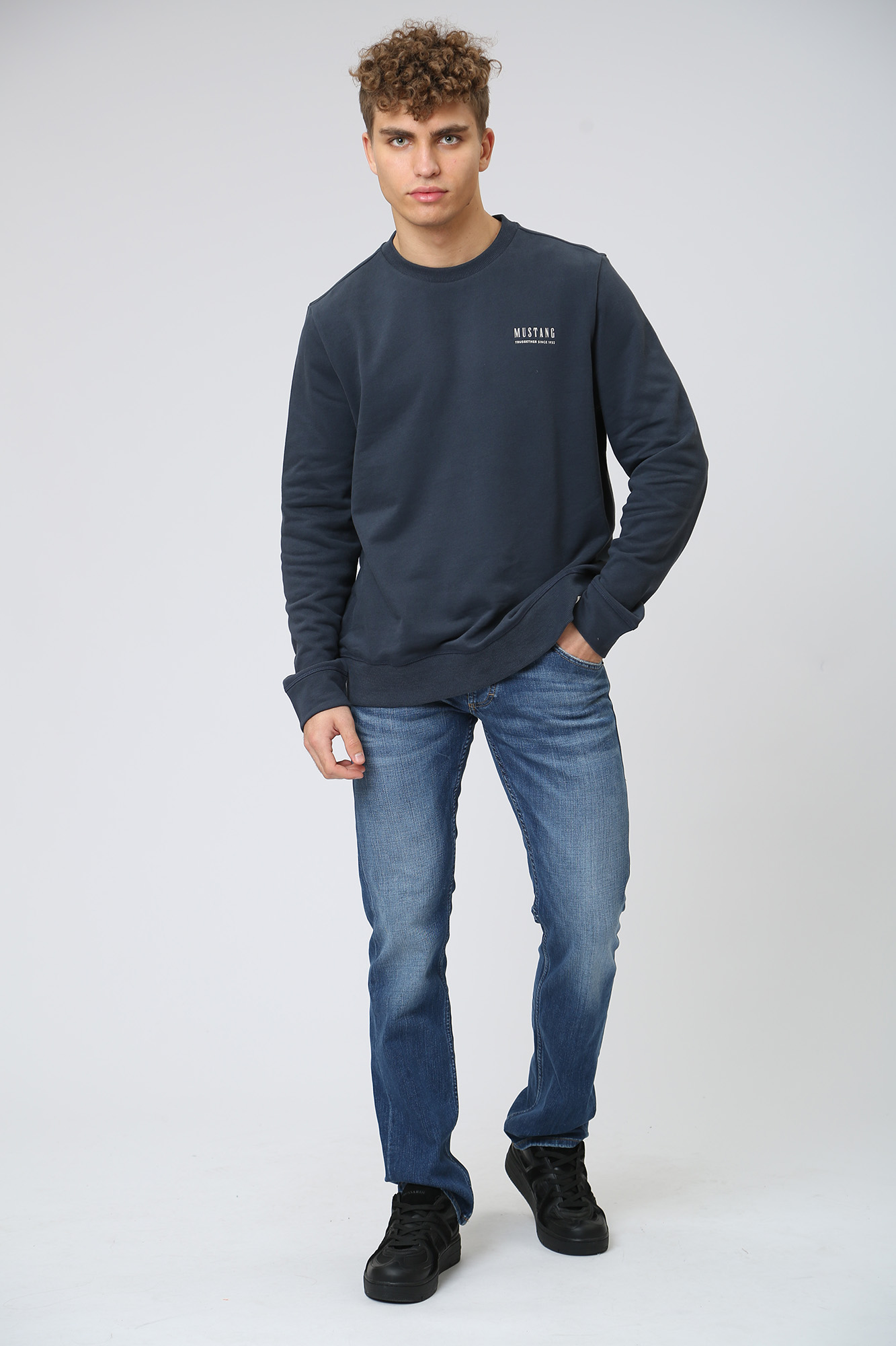 1013502 Свитшот Mustang Синий