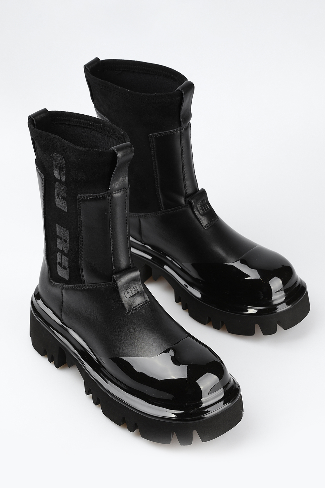 S02206-730 Ботинки Graciana Черный