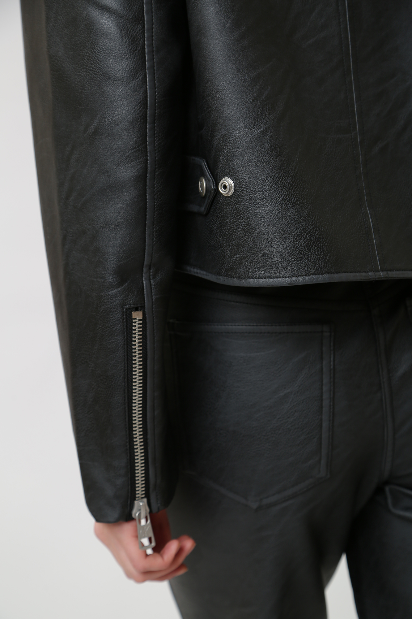 J20J222553 куртка кожаная calvin klein jeans 