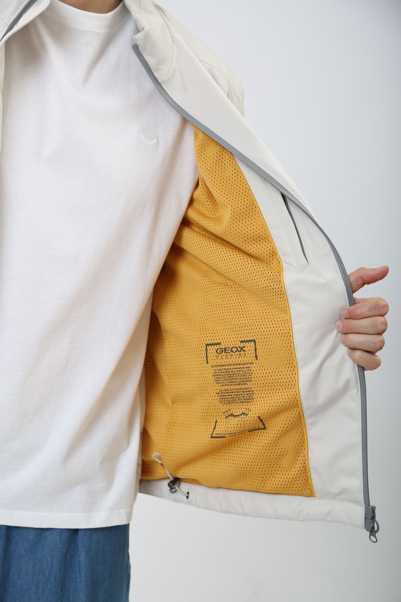 M4522VT3083F Ветровка Geox Серый