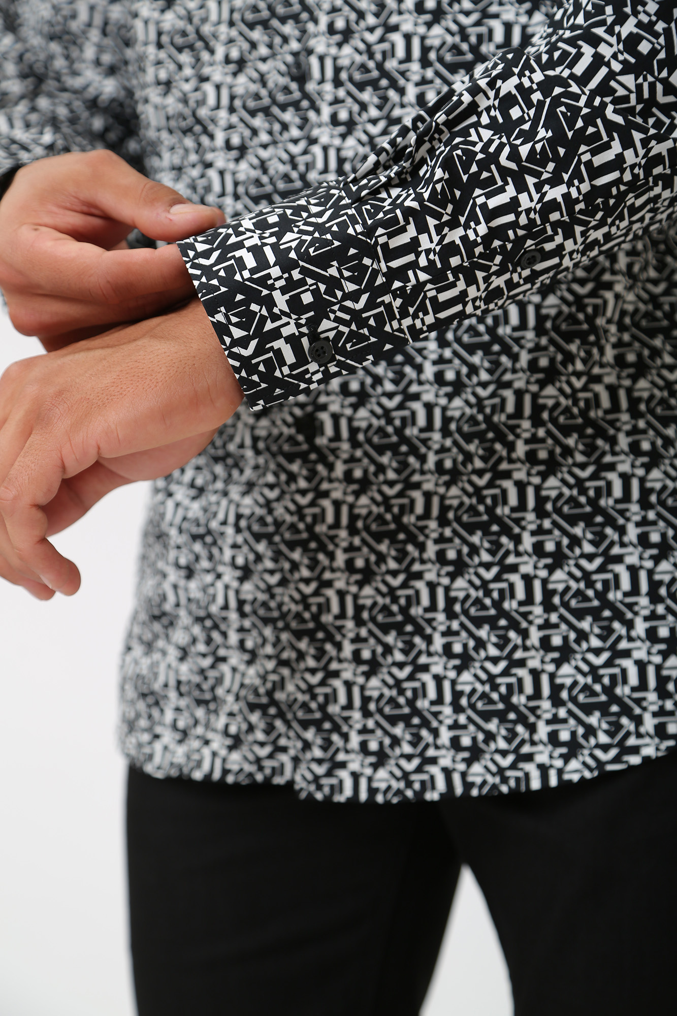 533602_605000 Сорочка д/р Karl Lagerfeld Черный