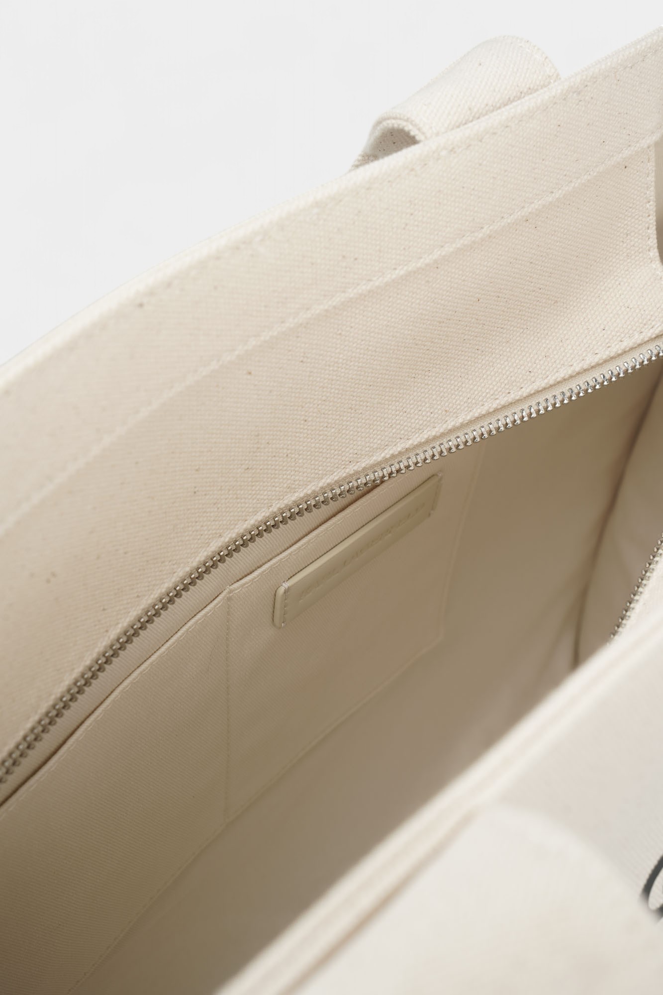 A1W50009 Сумка Karl Lagerfeld Бежевый