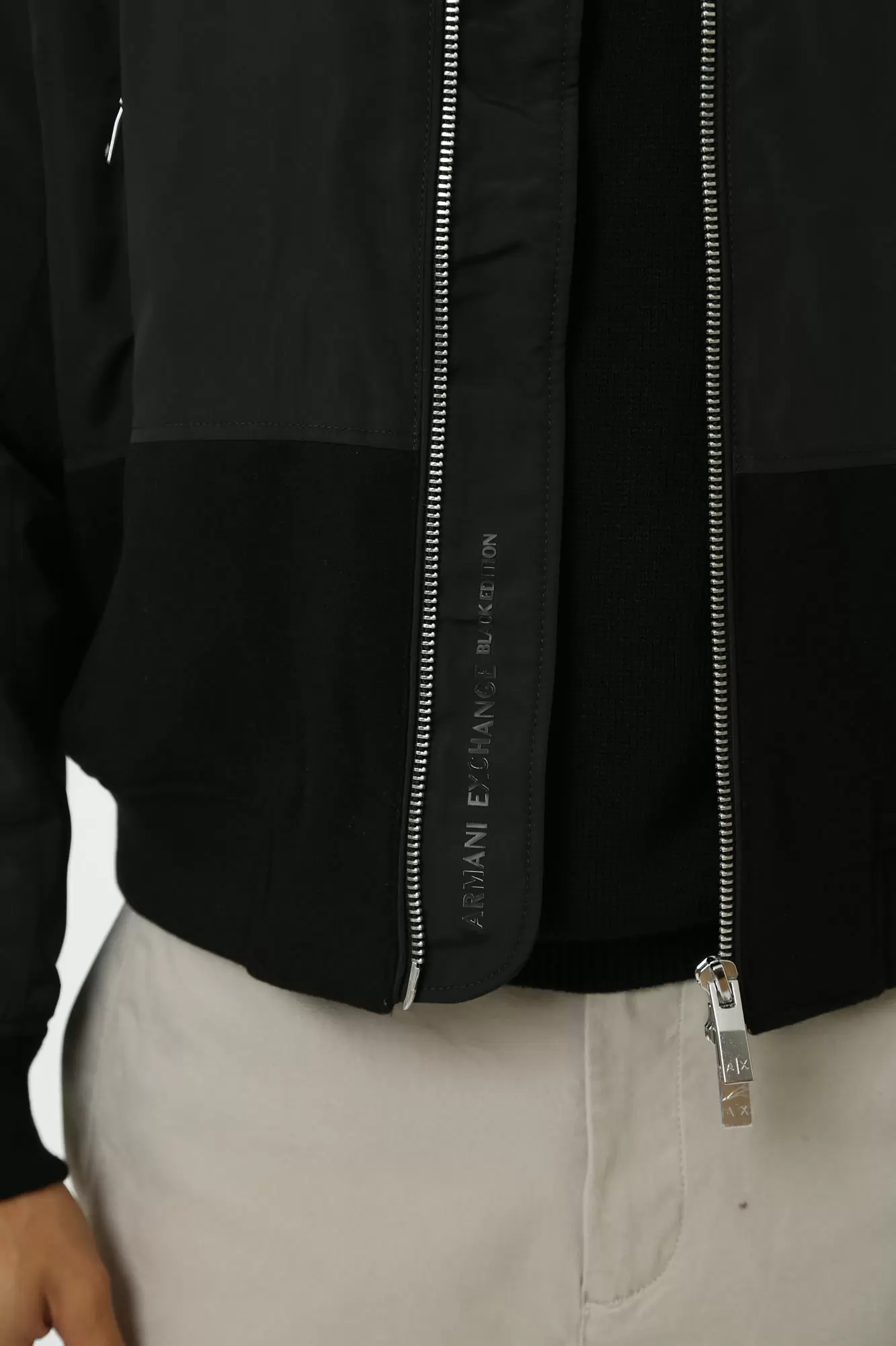 XM000033_AF10323 Бомбер Armani Exchange Черный