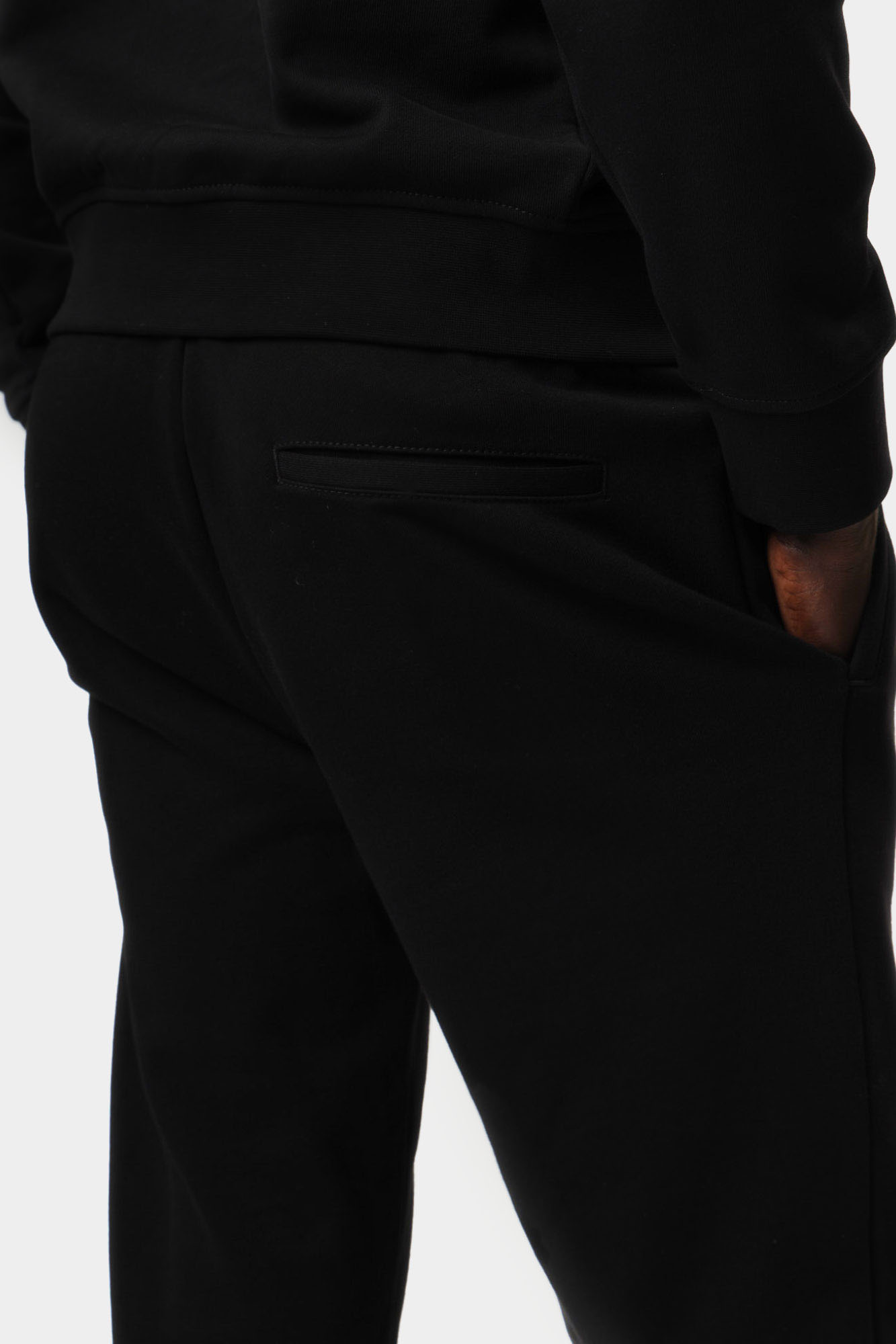 XM000218_AF10830 Брюки спортивные Armani Exchange Черный