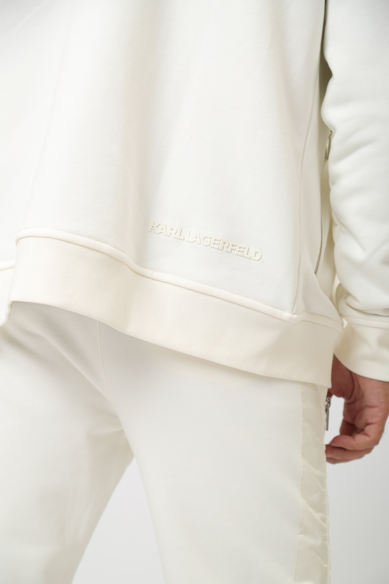 534910_705027 Толстовка с/к Karl Lagerfeld Белый