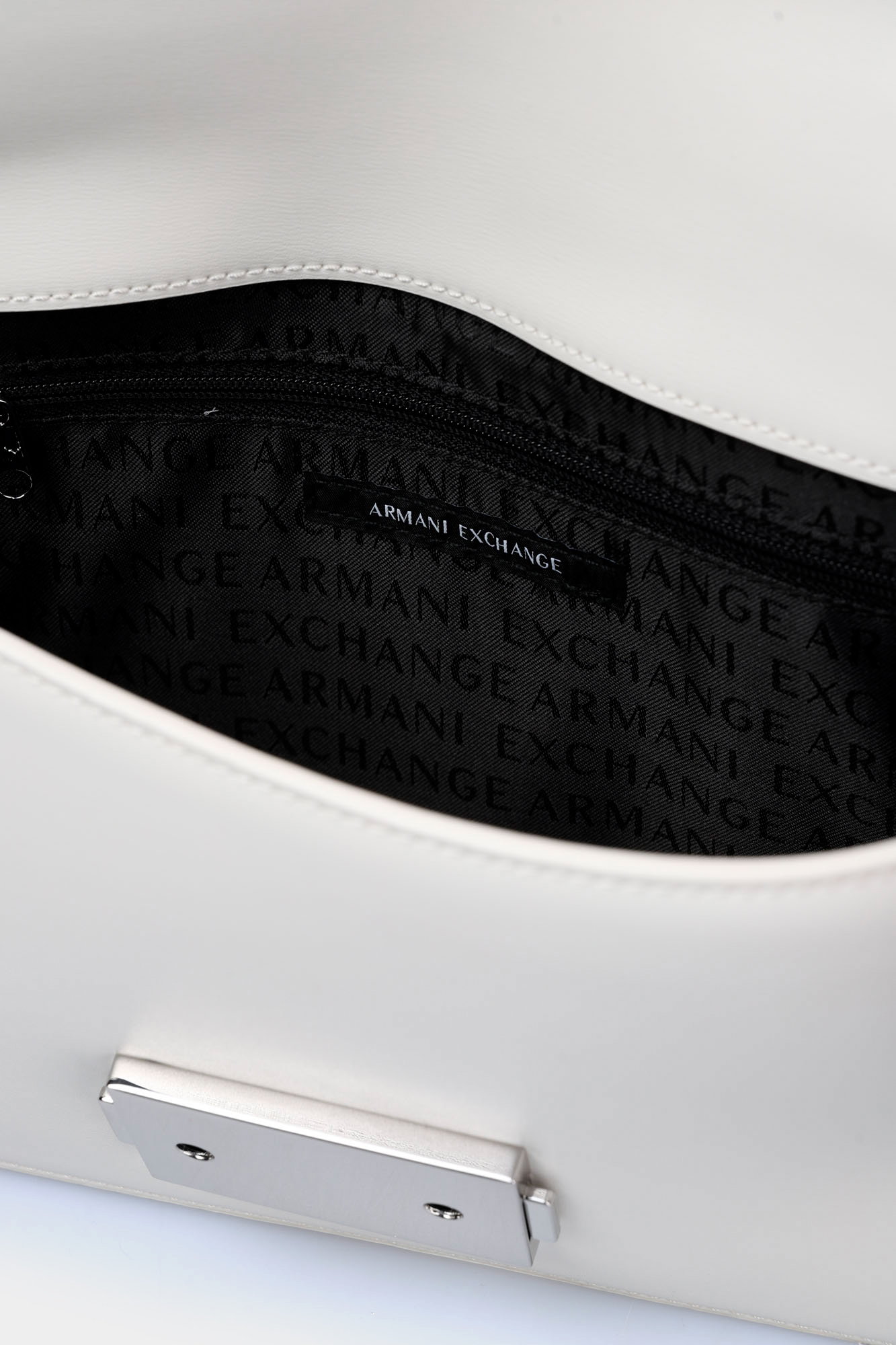 XW000070_AF12039 Сумка Armani Exchange Белый