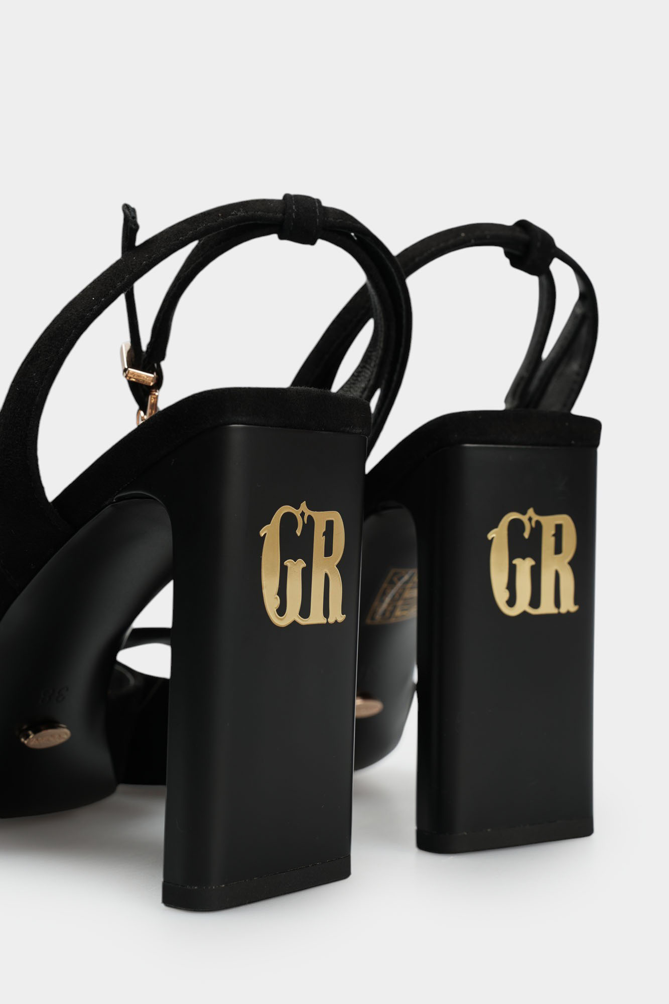 Босоножки Graciana Натуральная замша Черный