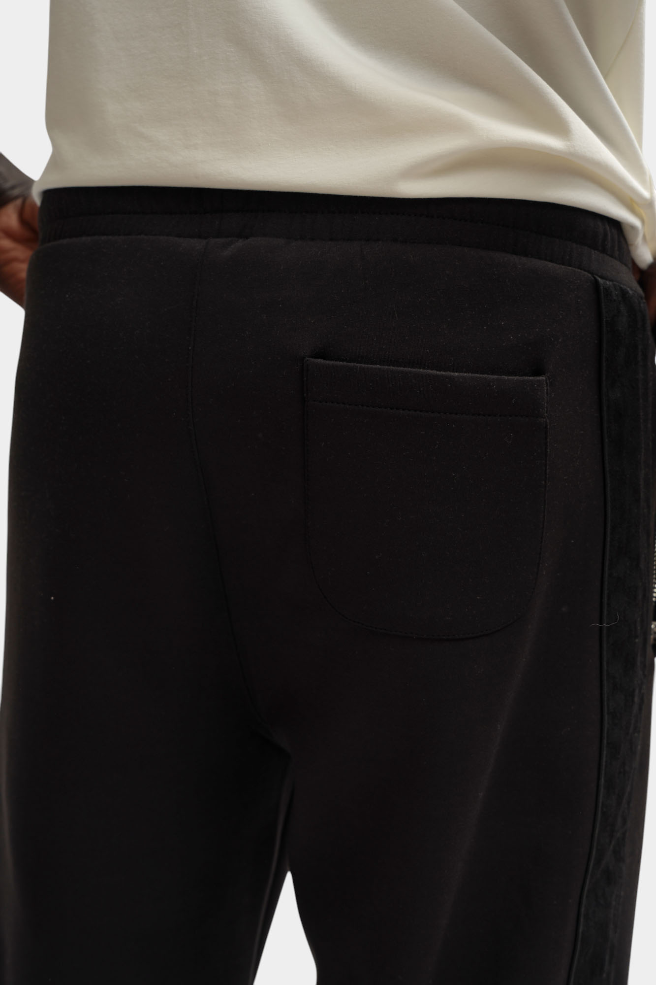 561902_705008 Брюки спортивные Karl Lagerfeld Черный