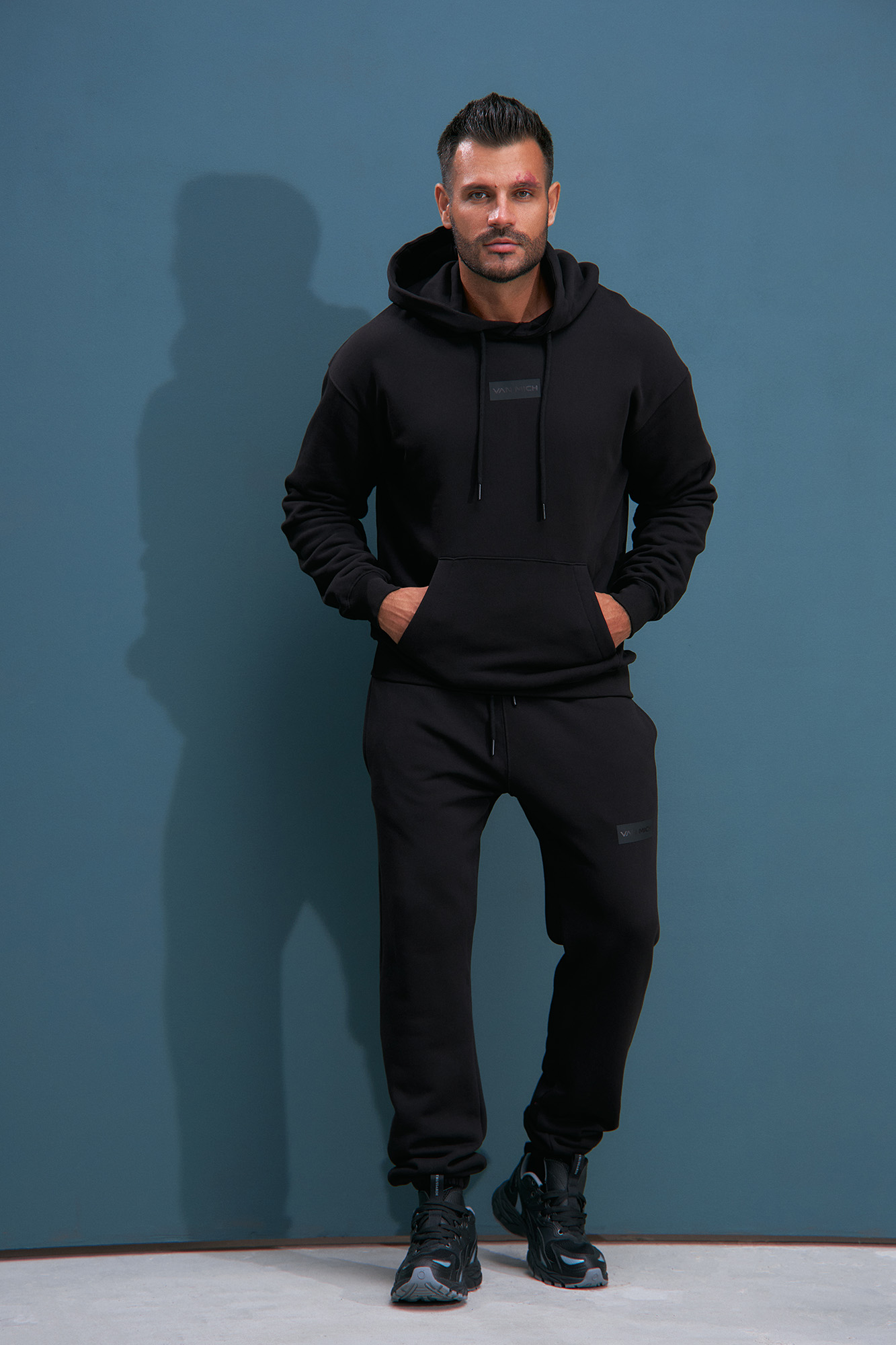 VM-232-20-037 Худи Van Mich Черный