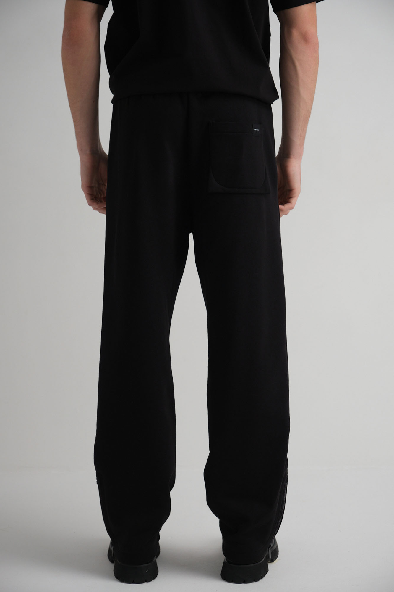 M-242-LE-20-0064 Брюки спортивные The Hills Черный