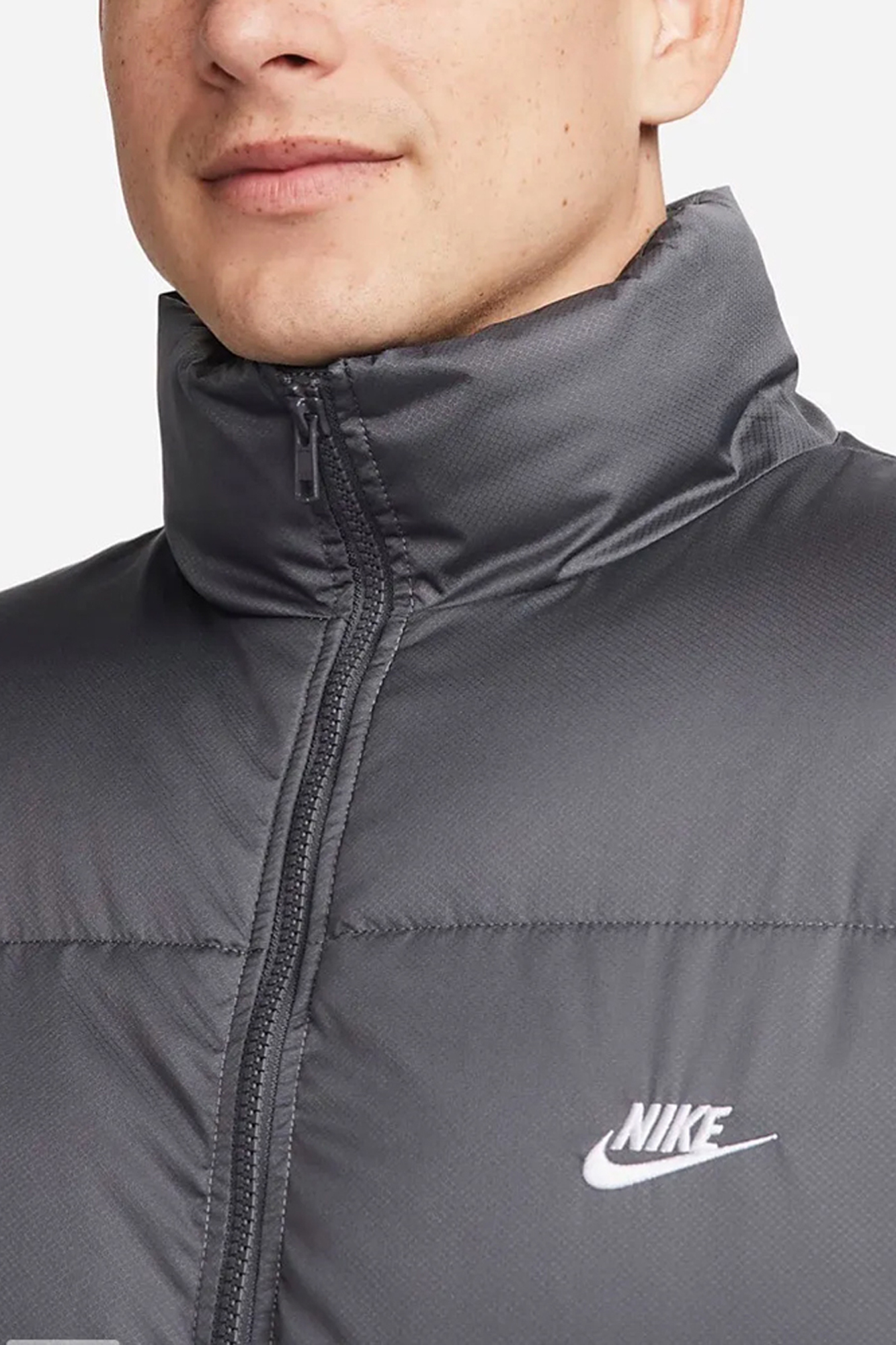FB7368 Куртка Nike Серый