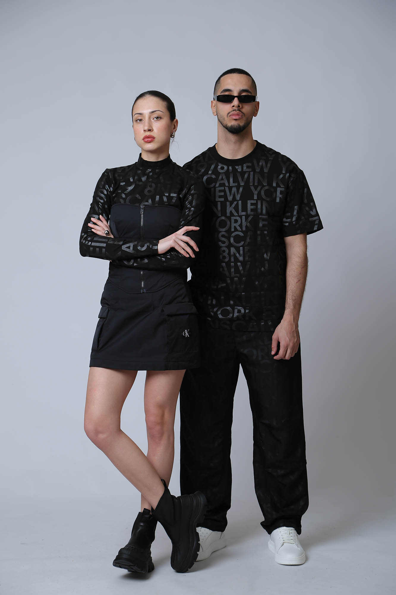 J20J222988 лонгслив calvin klein jeans 