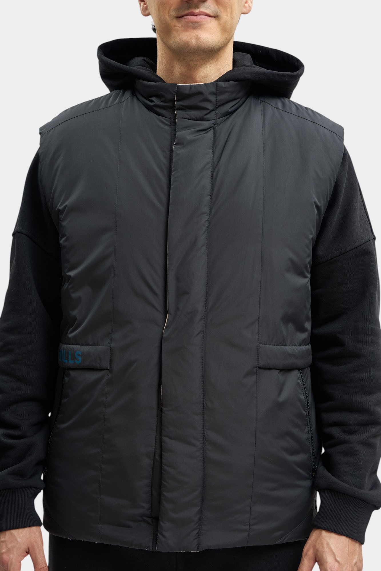 M-252-P-20-0501 Жилет The Hills Черный