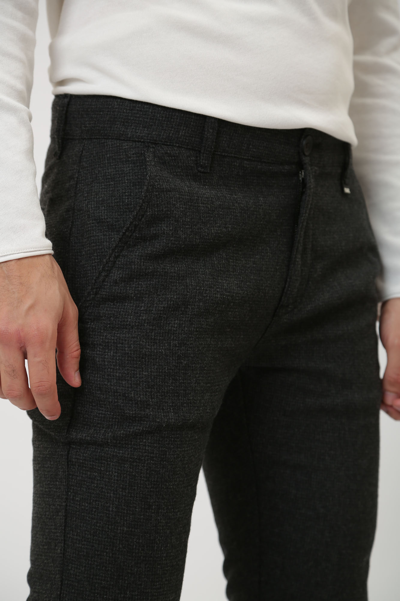 534805_255835 Брюки чиносы Karl Lagerfeld Черный