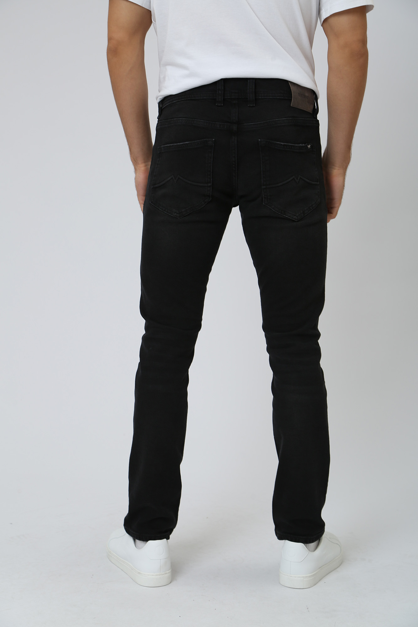 1013409-4000 Джинсы Oregon Tapered Mustang Черный