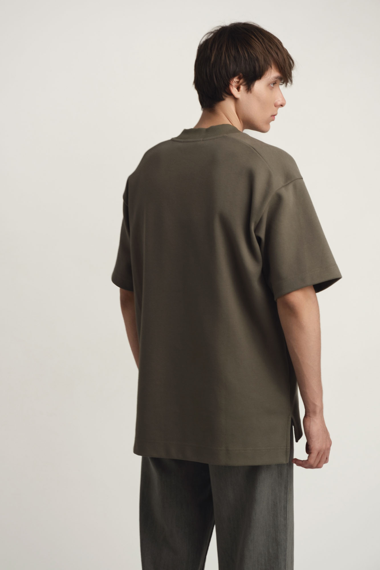 M-242-P-56-0054 Футболка The Hills Хаки