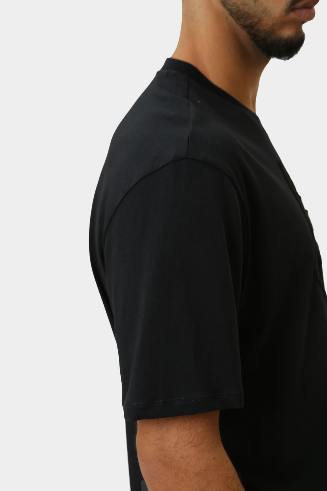 XM000044_AF10334_MC004 Футболка Armani Exchange Черный