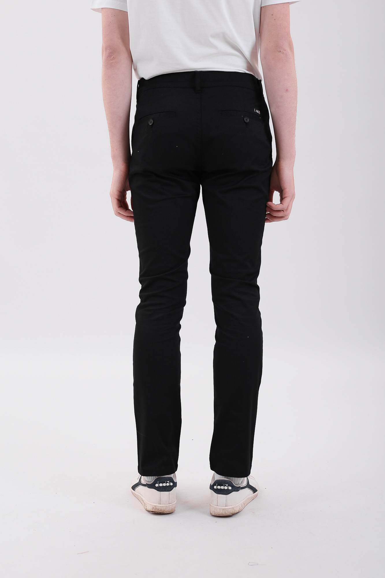 3LZP14_ZNVNZ Брюки чиносы Armani Exchange Черный