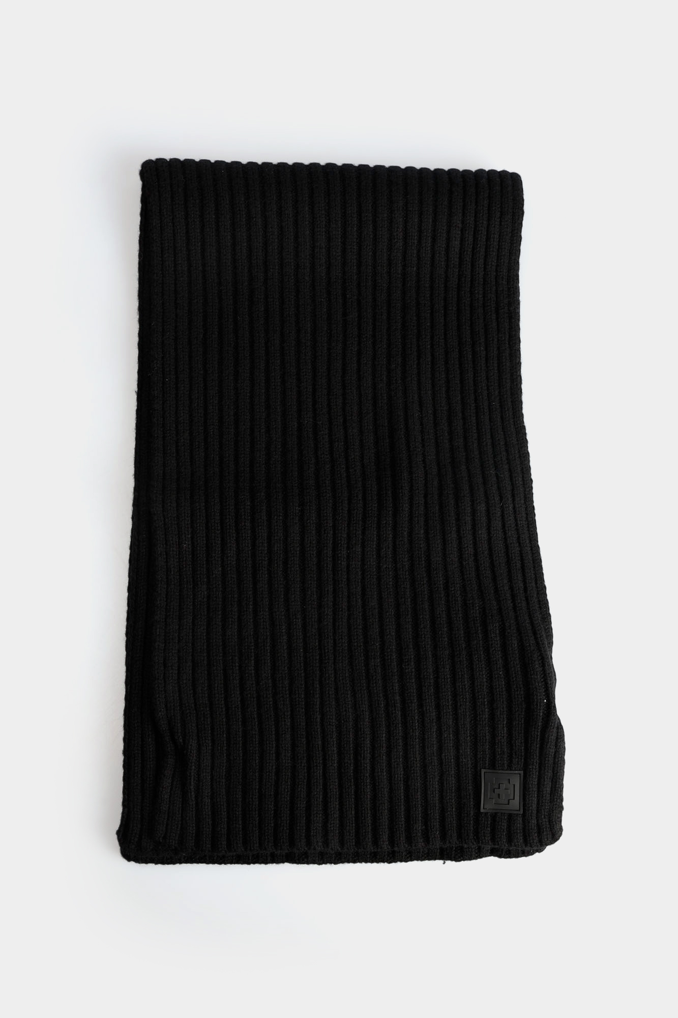 30048606_10020602 Набор шапка и шарф Strellson Черный