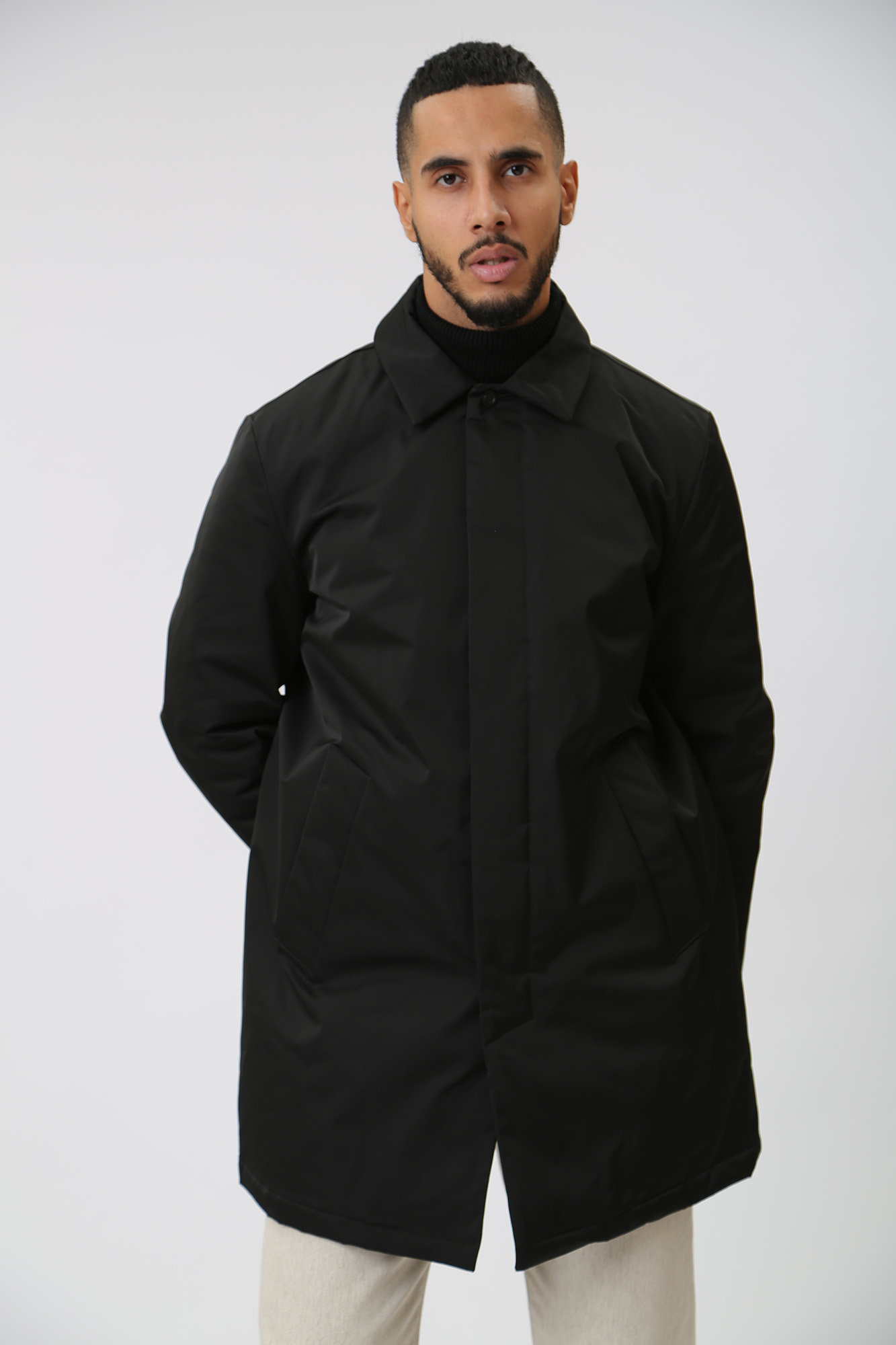 52S00926-1T005043 Плащ Trussardi Черный