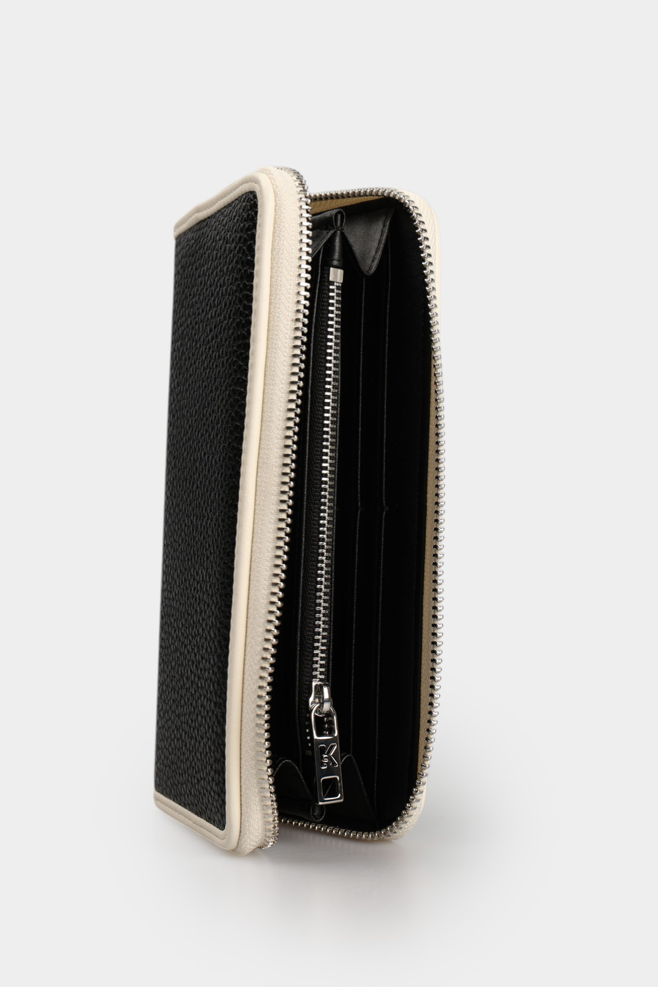 A3W32024 Кошелек Karl Lagerfeld Бежевый